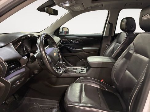 Used 2021 Chevrolet Traverse High Country w/ LPO, Floor Liner Package AWD/4WD image 9