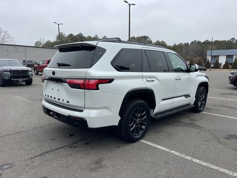 Used 2024 Toyota Sequoia Platinum image 8