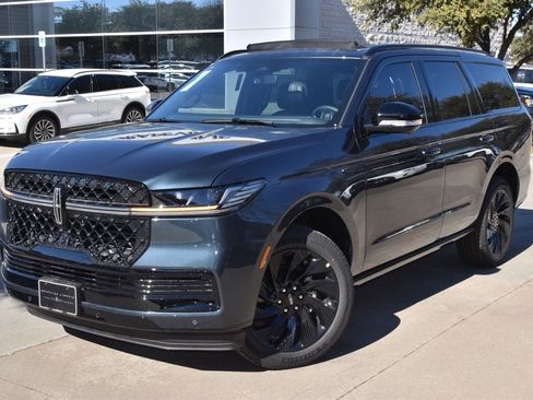New 2025 Lincoln Navigator Reserve w/ Jet Appearance Package image 12