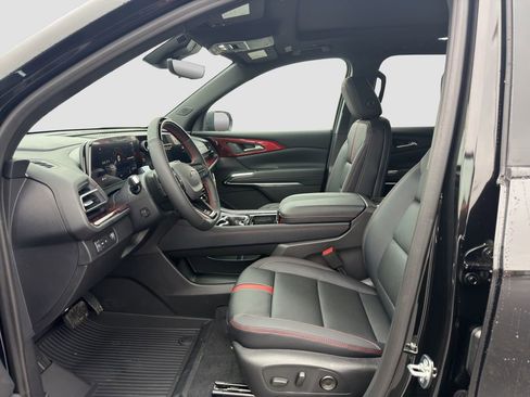 New 2026 Chevrolet Traverse RS w/ LPO, Floor Liner Package FWD image 9