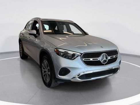 Used 2024 Mercedes-Benz GLC 300 4MATIC image 3