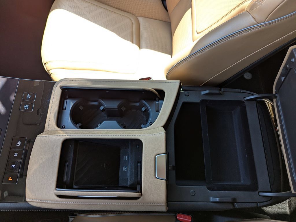 Used 2025 INFINITI QX80 Luxe AWD/4WD image 23