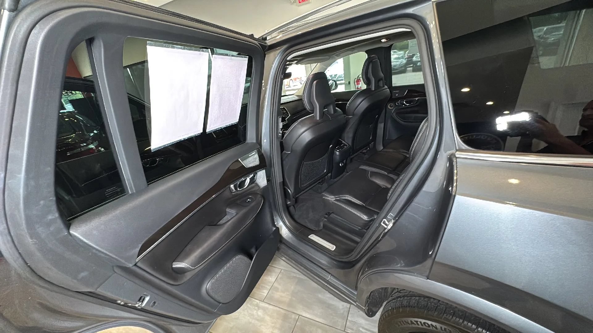 Used 2017 Volvo XC90 T6 Momentum w/ Vision Package AWD/4WD image 25