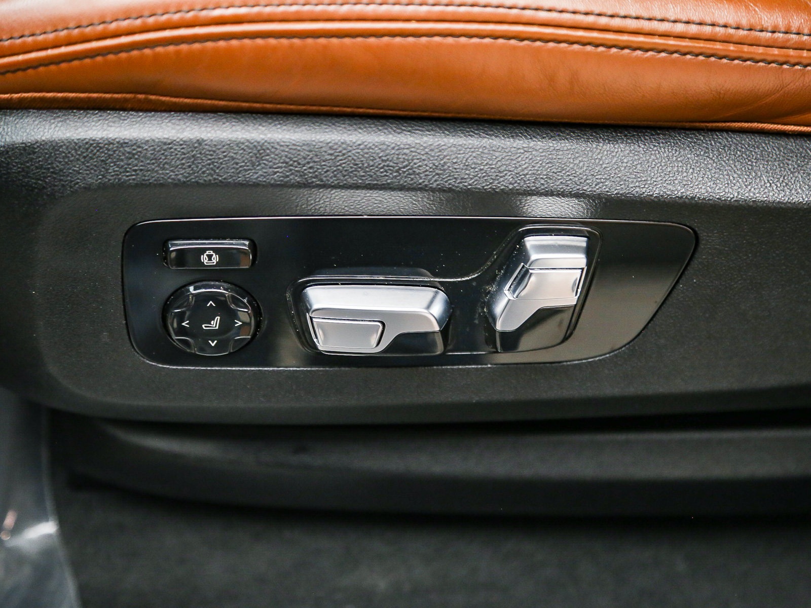 Used 2025 BMW X7 M60i AWD/4WD image 22