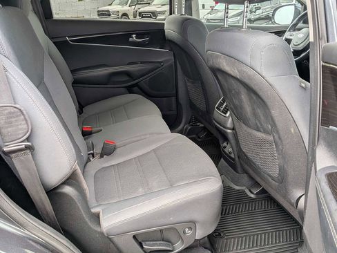 Used 2020 Kia Sorento LX w/ LX I4 Convenience Package AWD/4WD image 24