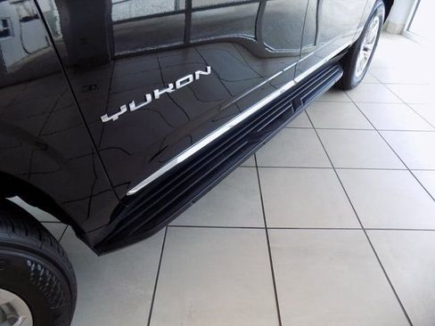 Used 2024 GMC Yukon XL SLT image 37