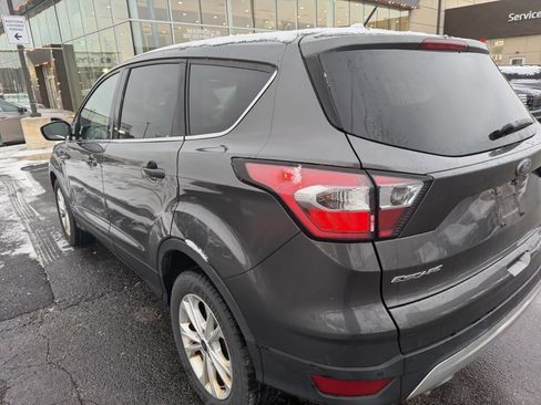 Used 2017 Ford Escape SE image 6
