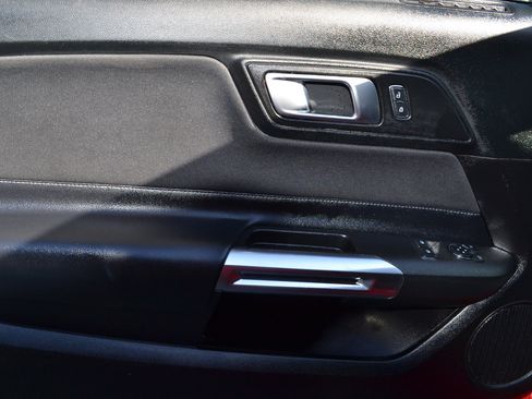 Used 2021 Ford Mustang Coupe image 24