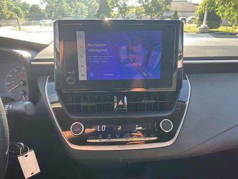 Used 2024 Toyota Corolla LE FWD image 33