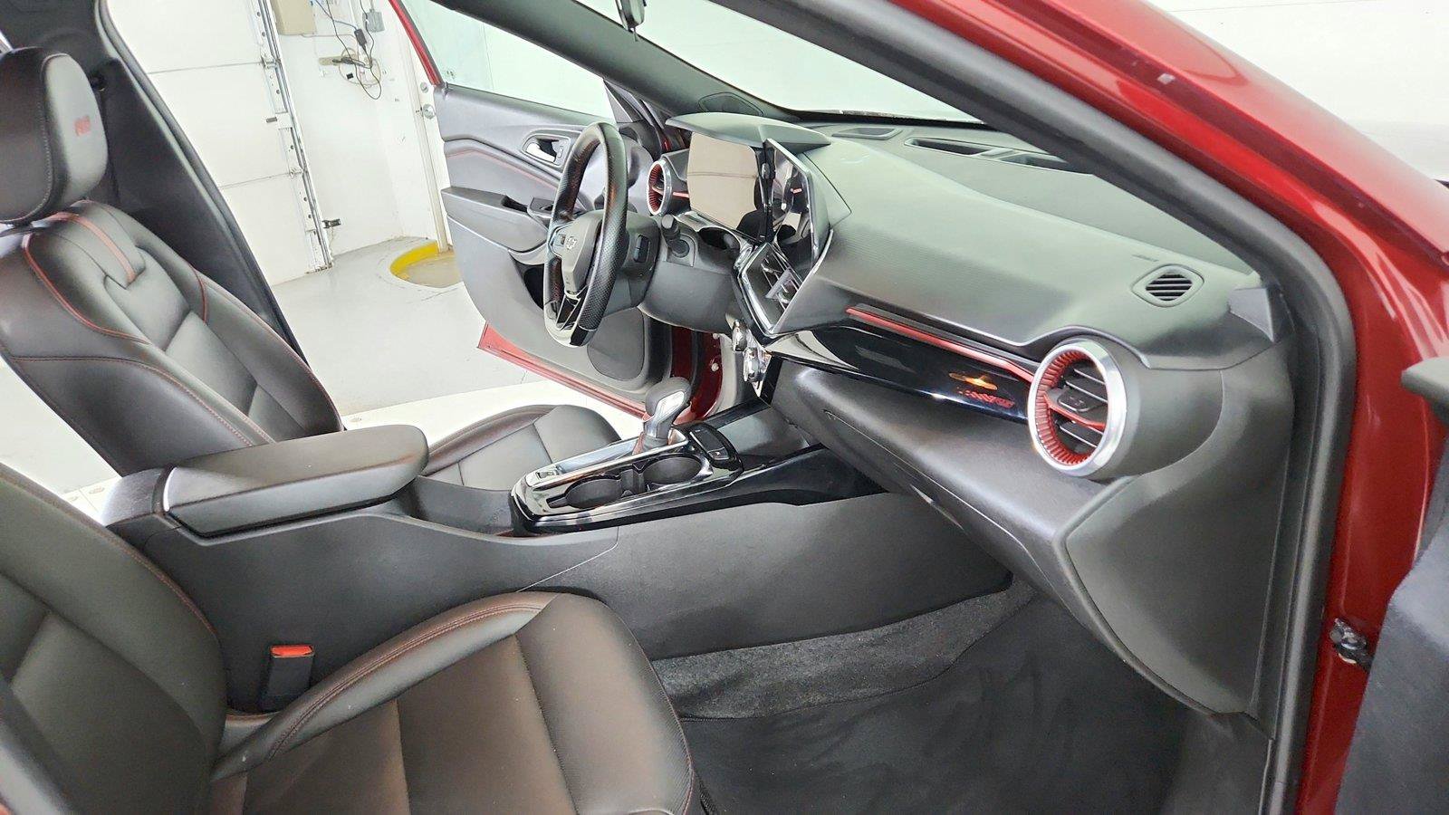 Used 2024 Chevrolet Trax RS w/ Driver Confidence Package FWD image 26