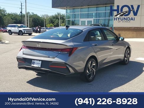 Certified 2025 Hyundai Elantra Sport FWD image 9