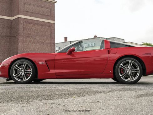 Used 2008 Chevrolet Corvette Coupe RWD image 3