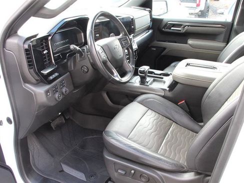 Used 2022 Chevrolet Silverado 1500 ZR2 image 19