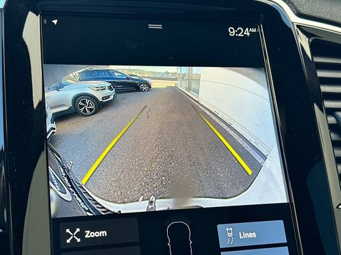 Used 2022 Volvo XC90 T6 Momentum w/ Advanced Package image 23