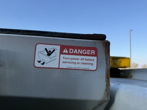 Used 2014 Ford F550 4x4 Regular Cab Super Duty image 19