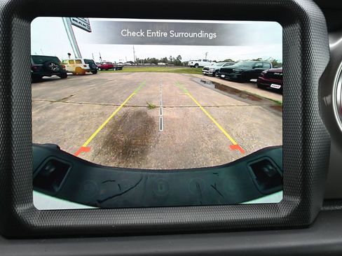 Used 2023 Jeep Gladiator Overland image 12