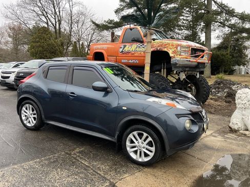 Used 2011 Nissan Juke SL image 2