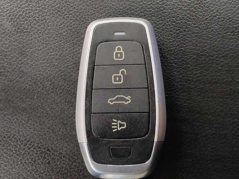 Used 2020 Chevrolet Malibu RS FWD image 32