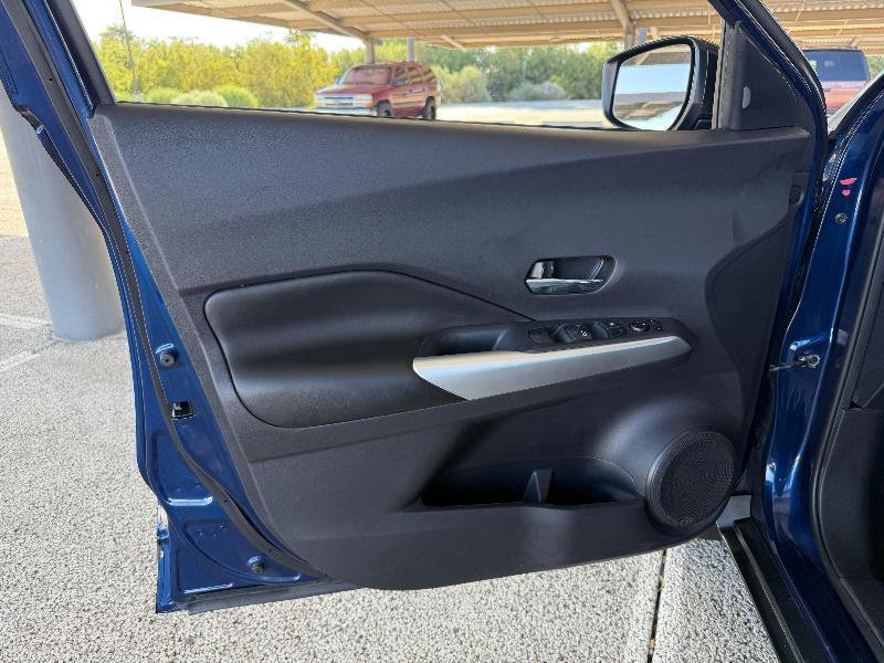 Used 2019 Nissan Kicks SR w/ SR Premium Package FWD image 16