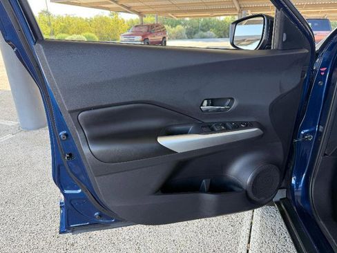 Used 2019 Nissan Kicks SR w/ SR Premium Package image 16