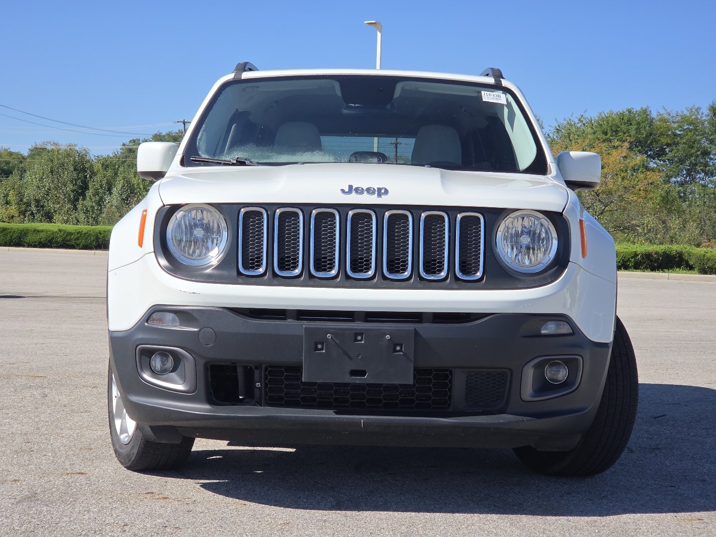 Used 2017 Jeep Renegade Latitude FWD image 11