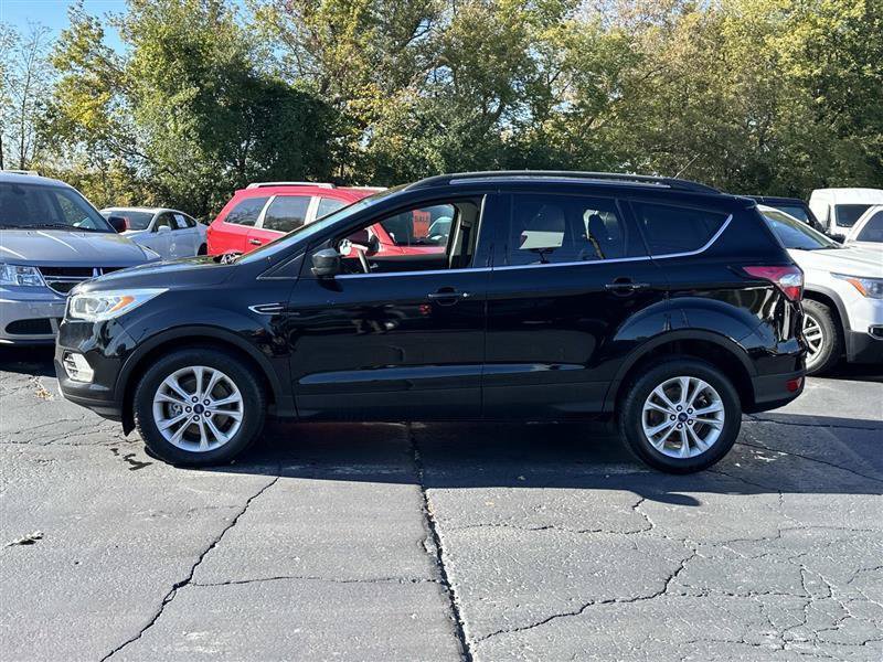 Used 2017 Ford Escape SE w/ Equipment Group 201A AWD/4WD image 4