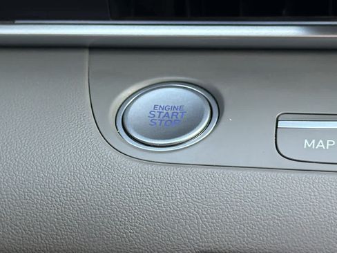 Used 2024 Hyundai Elantra SEL FWD image 17