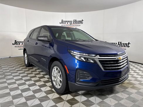 Used 2022 Chevrolet Equinox LS FWD image 3