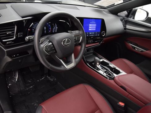 Used 2025 Lexus NX 250 FWD image 22