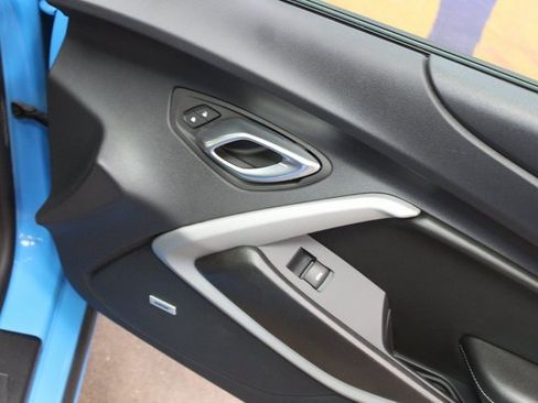 Used 2023 Chevrolet Camaro LT image 9