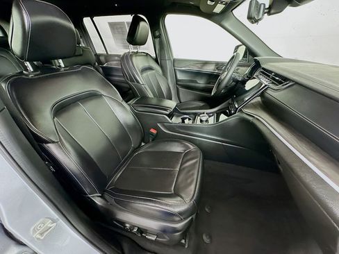 Certified 2024 Jeep Grand Cherokee L Limited w/ Luxury Tech Group II image 42