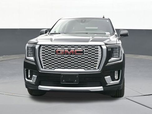 Used 2021 GMC Yukon XL Denali w/ Denali Premium Package image 23