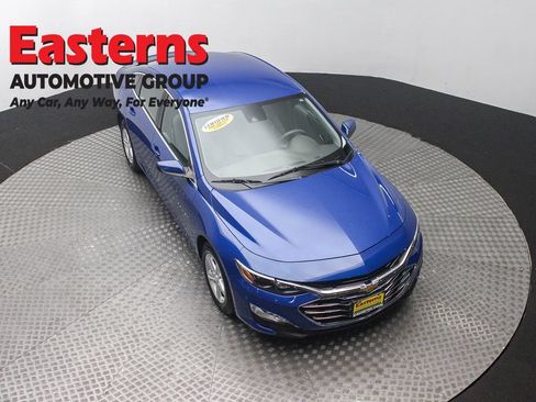 Used 2023 Chevrolet Malibu LT FWD image 3