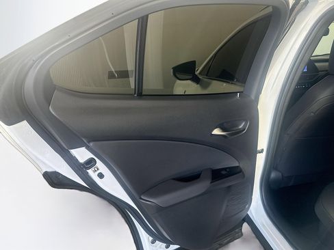 Used 2024 Lexus UX 250h F Sport image 27