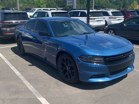 Used 2021 Dodge Charger SXT w/ Blacktop Package RWD image 17