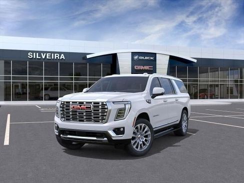 New 2026 GMC Yukon XL Denali w/ Denali Reserve Package AWD/4WD image 8