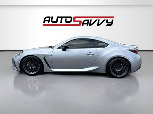 Used 2024 Toyota GR86 RWD image 4