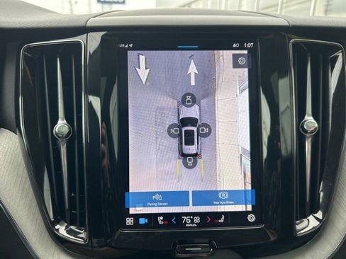 Certified 2025 Volvo XC60 B5 Plus image 24