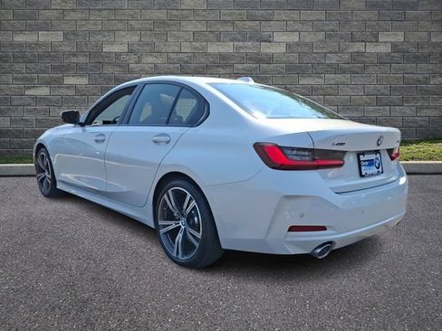 Used 2023 BMW 330i xDrive Sedan w/ Premium Package AWD/4WD image 4