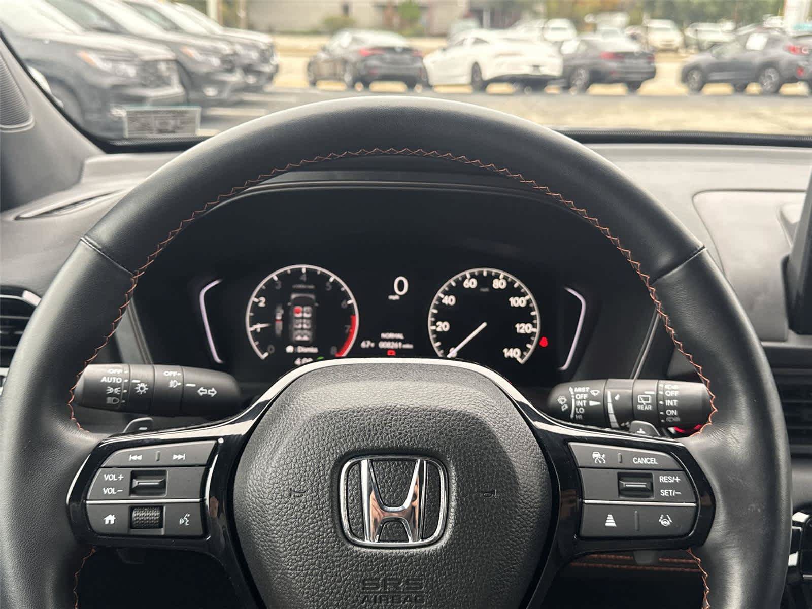 Used 2025 Honda Pilot TrailSport image 17