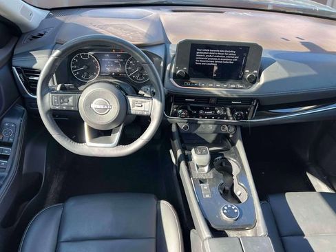 Used 2023 Nissan Rogue SL w/ SL Premium Package image 13