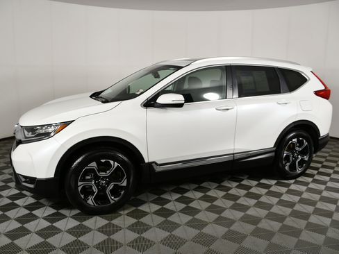 Used 2019 Honda CR-V Touring image 9