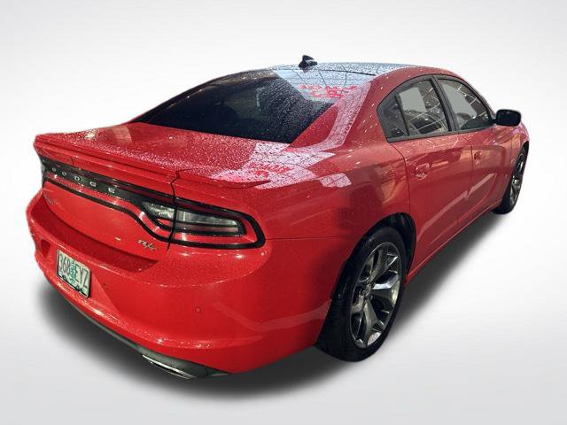 Used 2016 Dodge Charger R/T w/ Plus Group RWD image 4