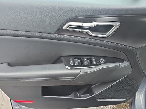 Certified 2023 Kia Sportage EX image 21