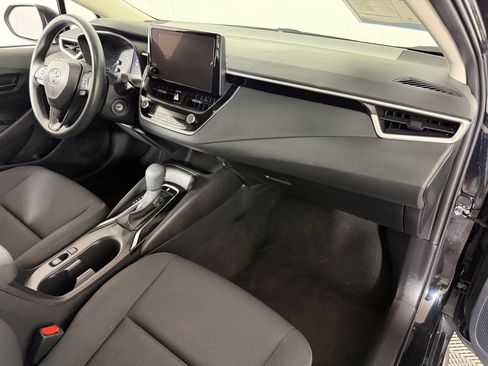 Used 2025 Toyota Corolla LE FWD image 24