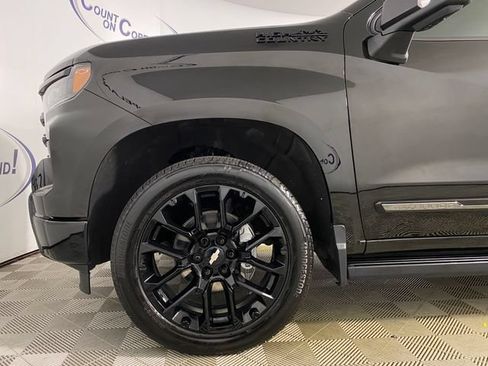 Certified 2024 Chevrolet Silverado 1500 High Country w/ High Country Premium Package AWD/4WD image 28