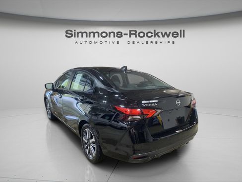Used 2025 Nissan Versa SV FWD image 7