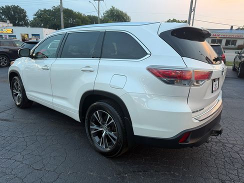Used 2016 Toyota Highlander XLE image 5