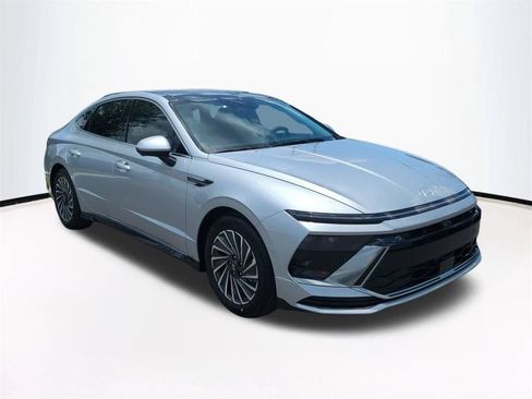 New 2026 Hyundai Sonata Limited FWD image 2