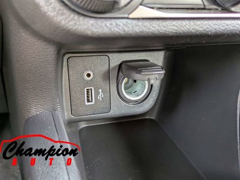 Used 2021 Nissan Versa SV FWD image 23